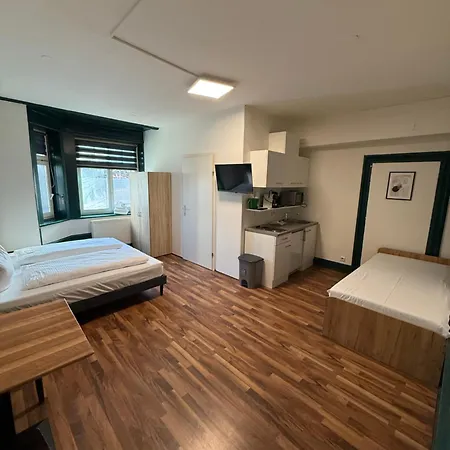 Apartment Crown Living Blumenau Studios, Smarttv, Parkplatz Lustenau
