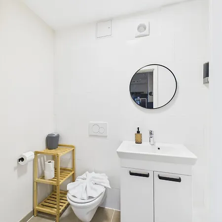 Crown Living Blumenau - Nahe Schweizer Grenze, Ideal Fuer Feriengaeste Und Geschaeftsreisende, Parkplatz, Self Check-in Apartment Lustenau