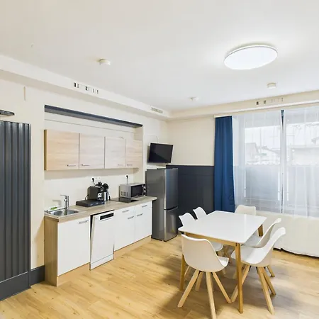 Crown Living Blumenau - Nahe Schweizer Grenze, Ideal Fuer Feriengaeste Und Geschaeftsreisende, Parkplatz, Self Check-in Appartement *