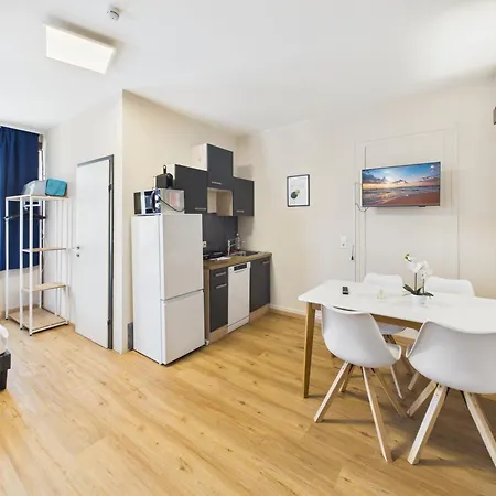 Crown Living Blumenau - Nahe Schweizer Grenze, Ideal Fuer Feriengaeste Und Geschaeftsreisende, Parkplatz, Self Check-in Lustenau