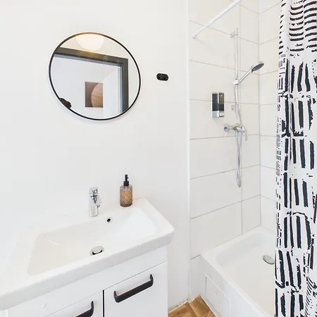 شقة Crown Living Blumenau - Nahe Schweizer Grenze, Ideal Fuer Feriengaeste Und Geschaeftsreisende, Parkplatz, Self Check-in